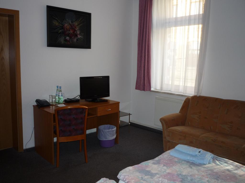 Gasthof & Pension Hause Halle  ห้อง รูปภาพ