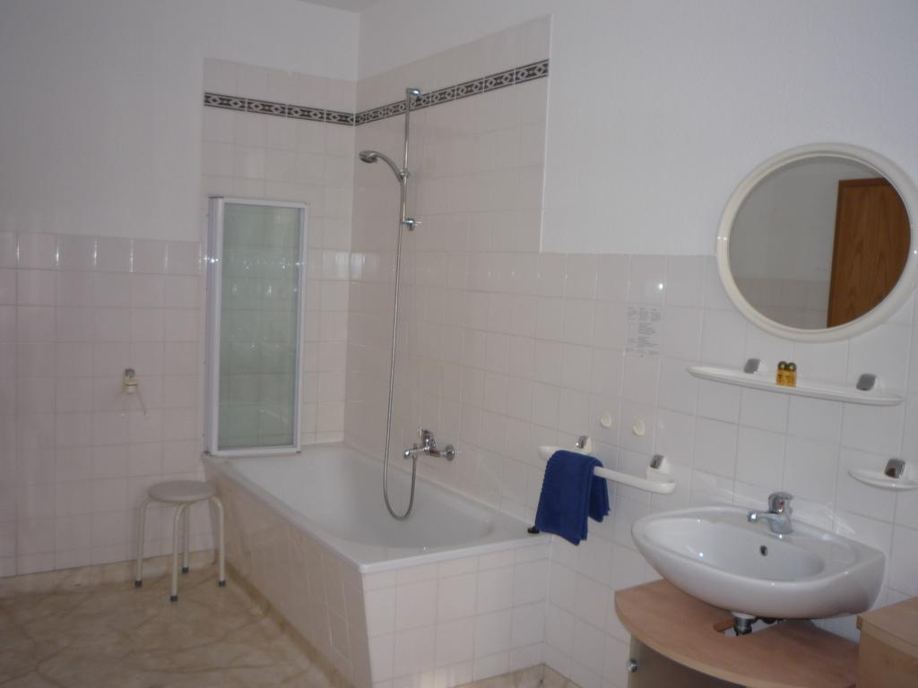 Gasthof & Pension Hause Halle  ห้อง รูปภาพ